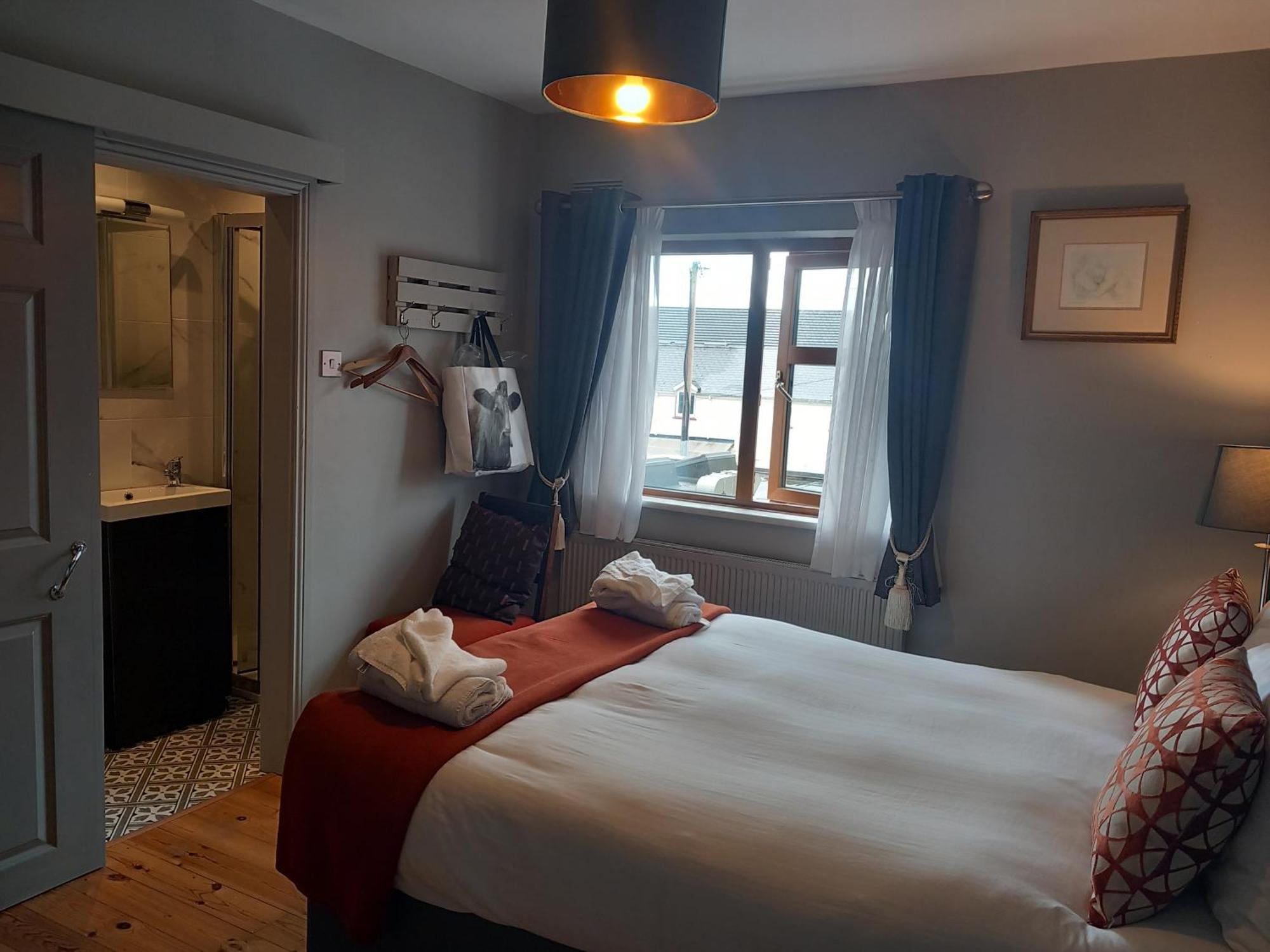 Baywatch Inn Dingle Exterior foto